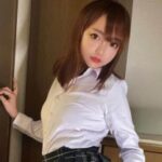 女子校生の恥じらいあるめくりパンチラ画像